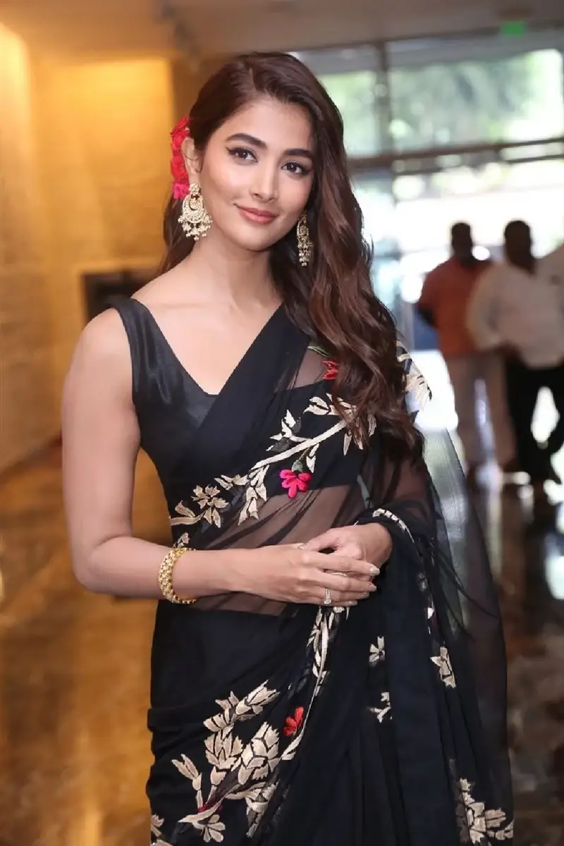 INDIAN ACTRESS POOJA HEGDE IN BLACK SAREE AT MOVIE PRE RELEASE 1